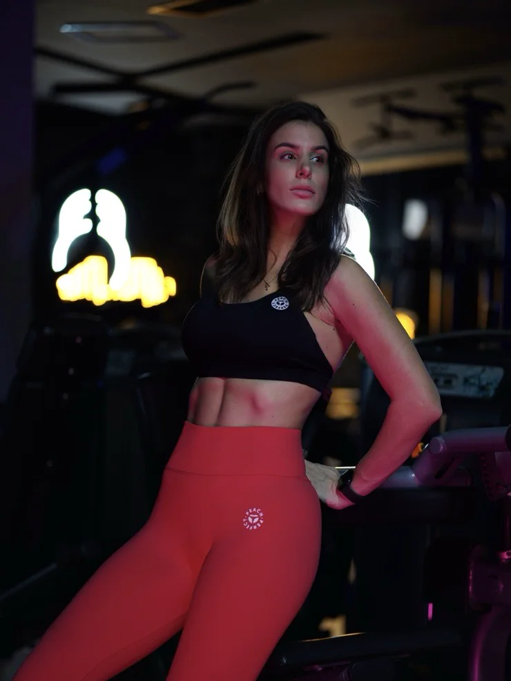 Tijana Radosavljević, personalni trener u Kraljevu, u teretani Fitness Factory III